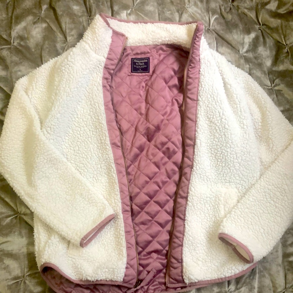Abercrombie & Fitch small women’s Sherpa white coat full zip